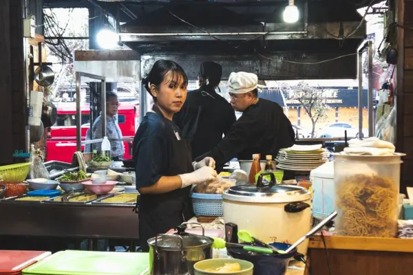 Chiang Mai Night Bazaar & Street Food Guide