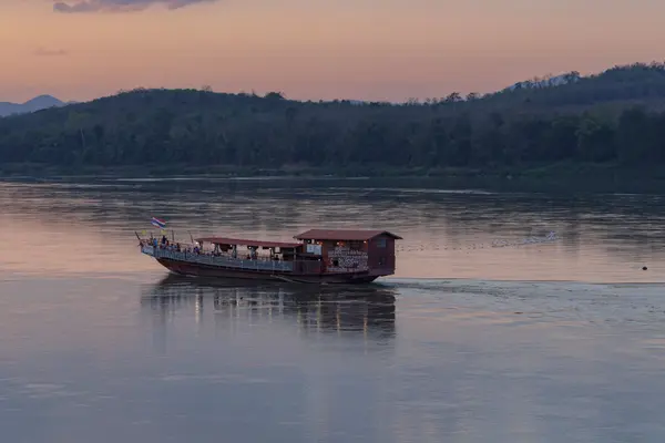 Golden Triangle Boat Tour, Chiang Rai: Mekong Guide