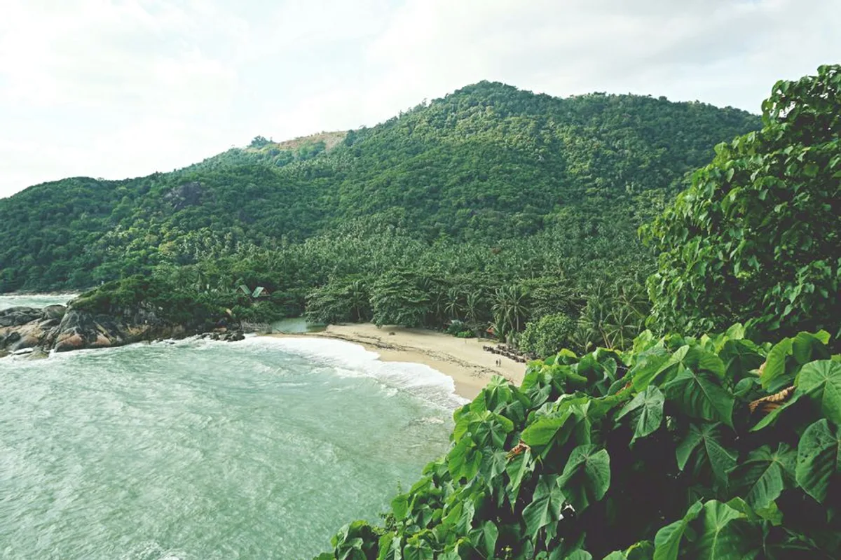 Baan Tai Sunset Beach Guide - Koh Phangan's Family-Friendly Coast