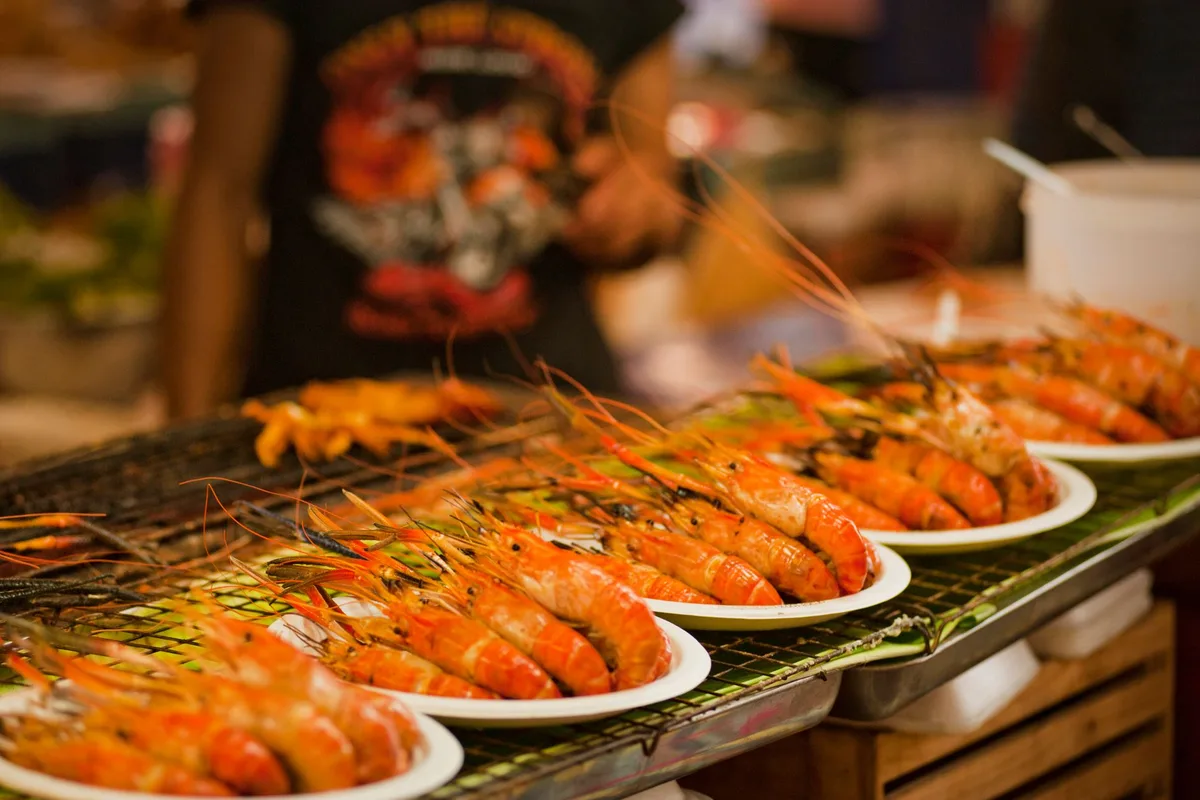 Chaweng Beach & Night Market Guide - Koh Samui's Vibrant Hub