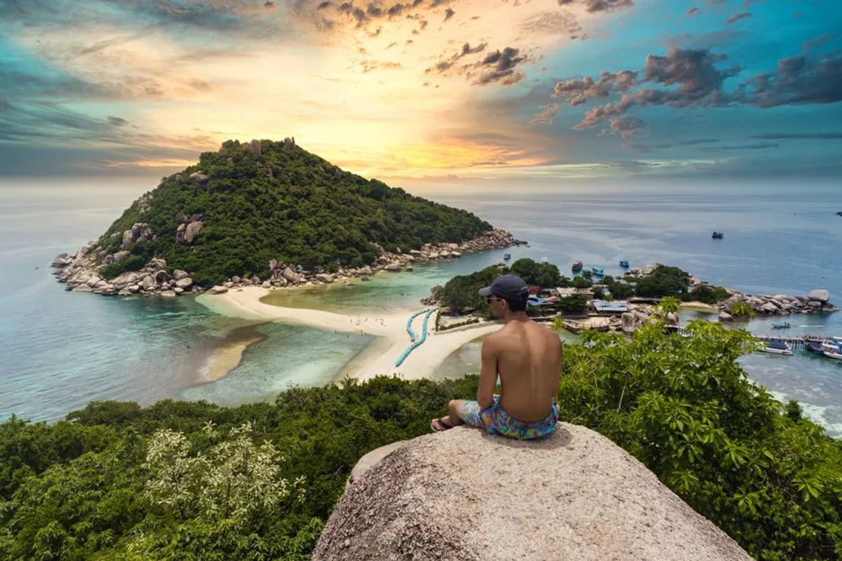Koh Nang Yuan Viewpoint, Koh Tao - Stunning Island Silhouette